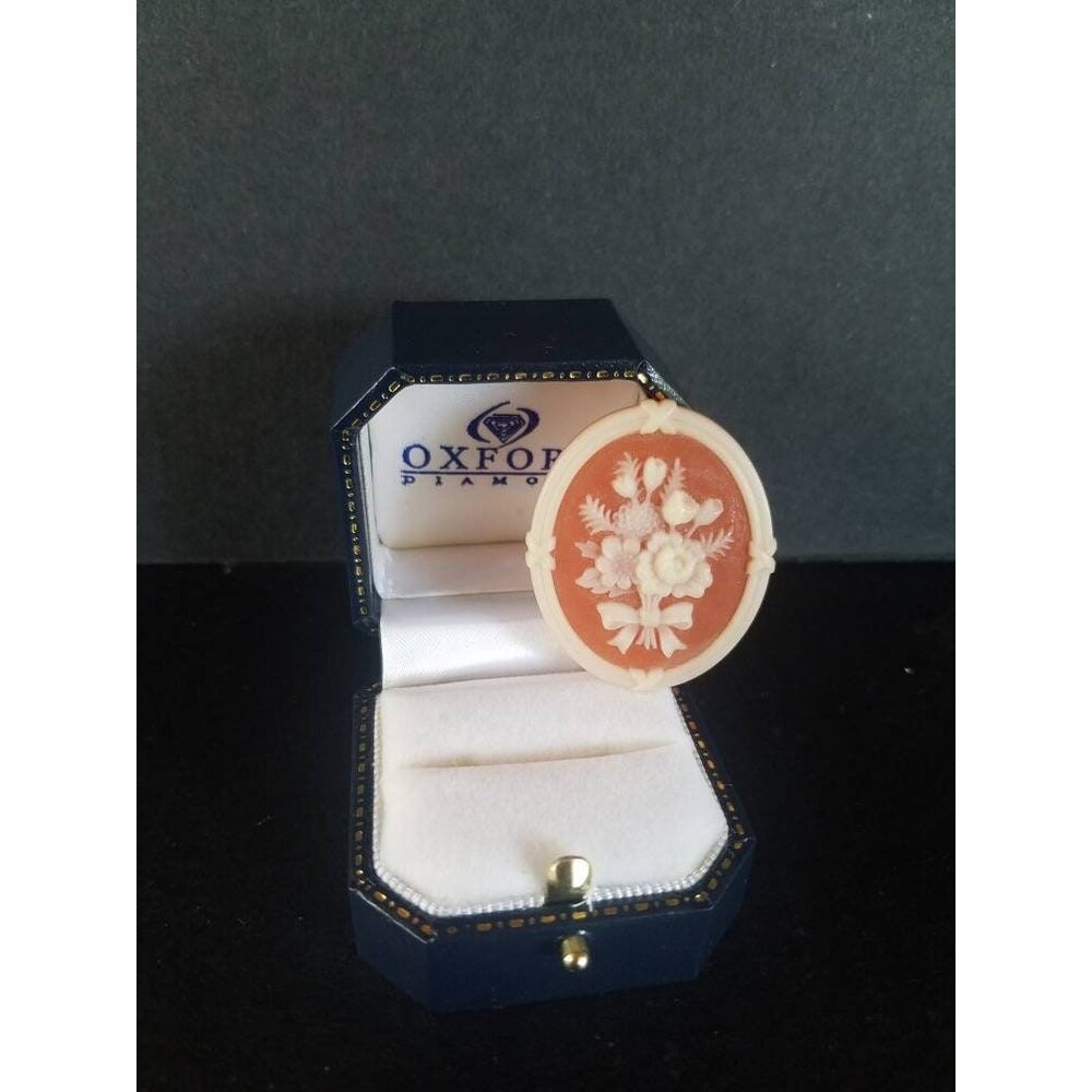 Vintage Flower Cameo Avon Brooch